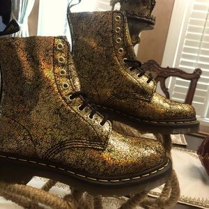 Dr Martens Crackle 1460 Pascal NEW